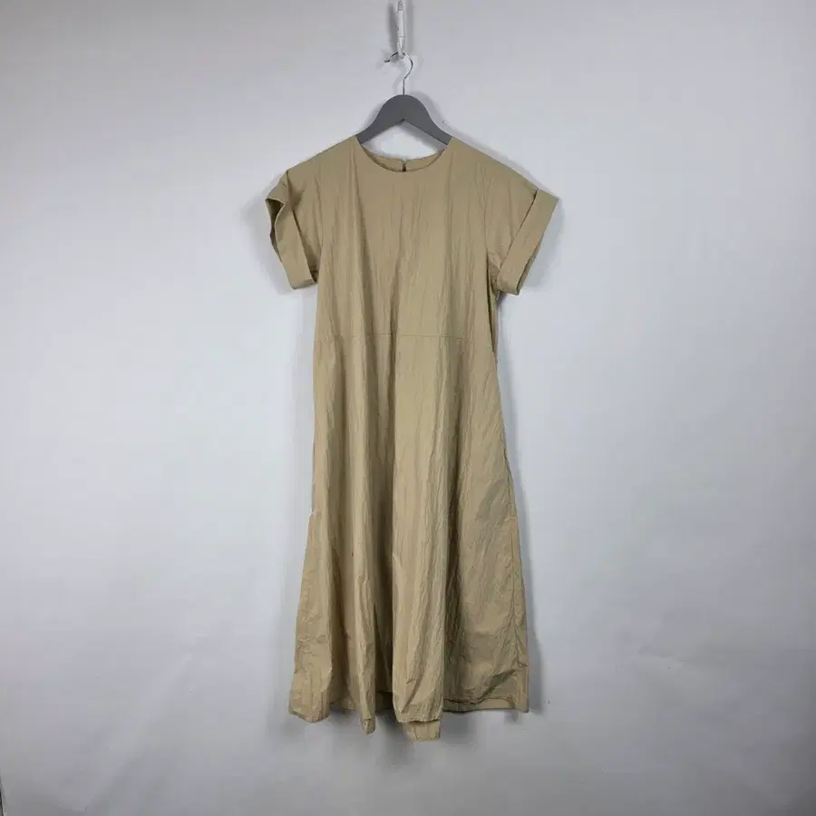 카인드 베이지 나일론 반팔 원피스 여 95, 260720