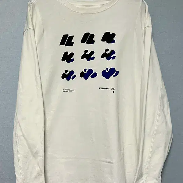 자라X아더에러 콜라보 남자 롱슬리브 스크래치 화이트 L-XL 105