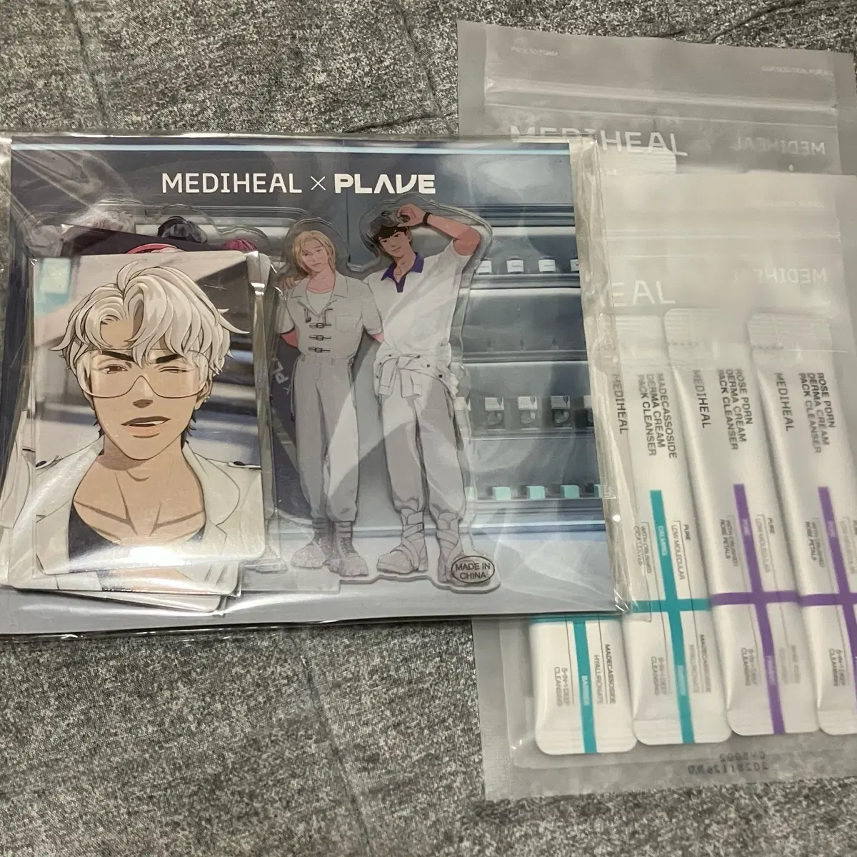 플레이브 메디힐 아크릴스탠드 포카 미개봉 일괄