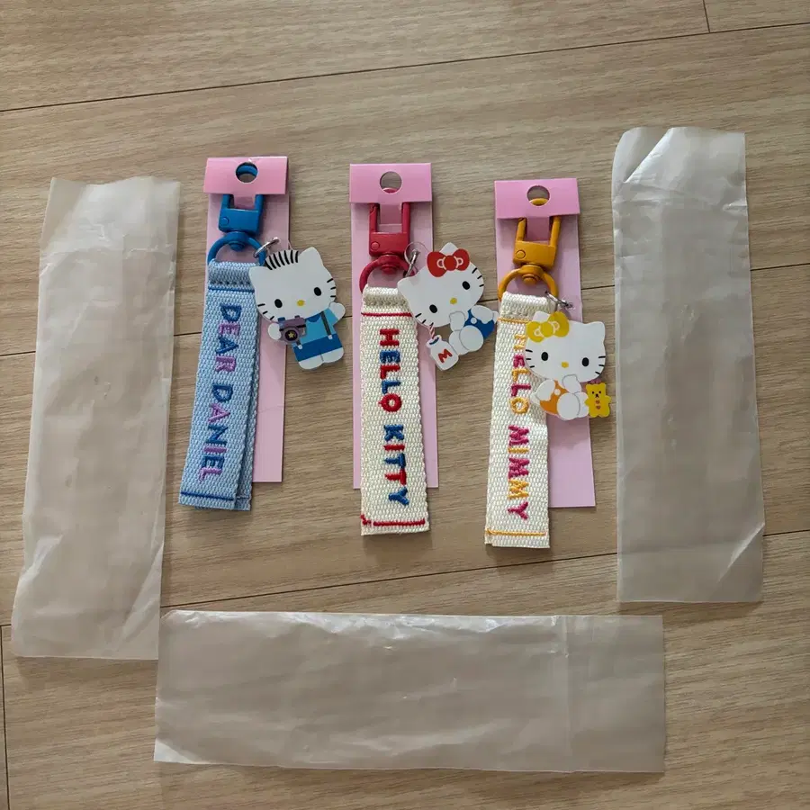 헬로키티 자수 키링 네임택 세트