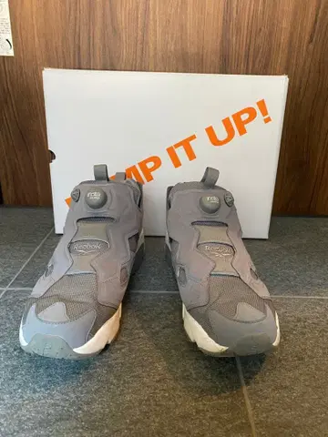 Reebok InstaPump Fury 그레이 스니커즈