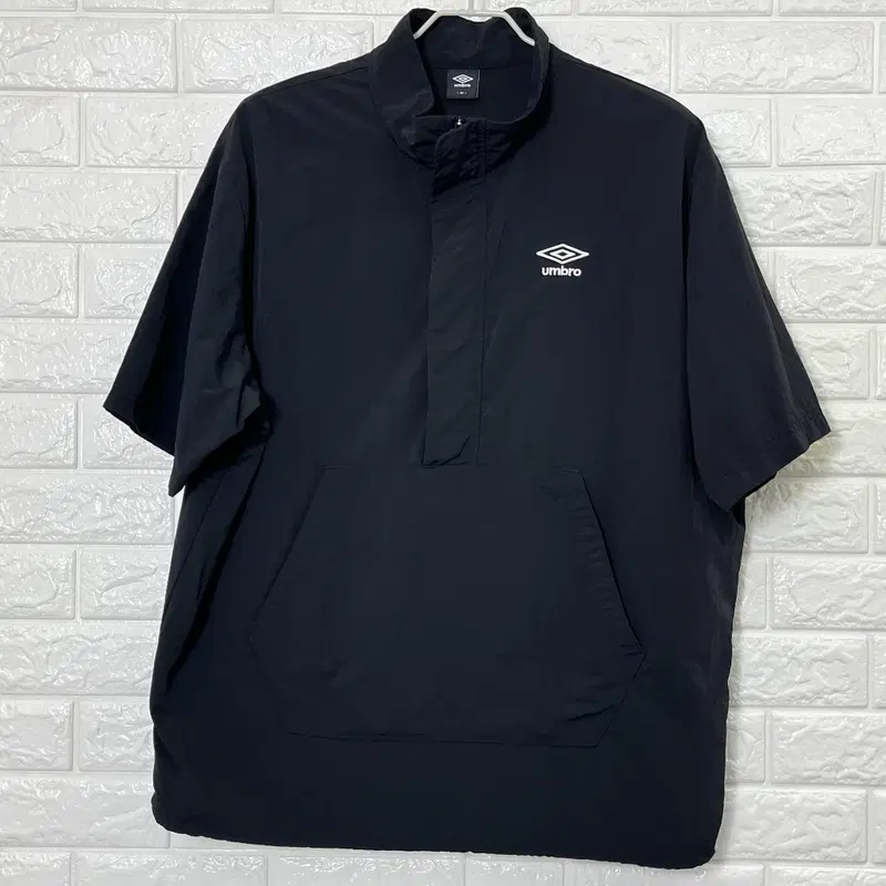 엄브로 남성 반집업 아노락 반팔 바람막이 XL