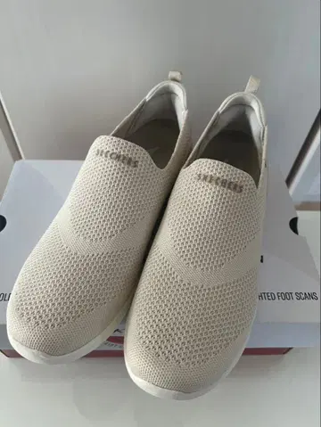 SKECHERS 슬립온 Arch Fit 베이지 24.5cm
