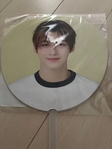 TWS 지훈 부채
