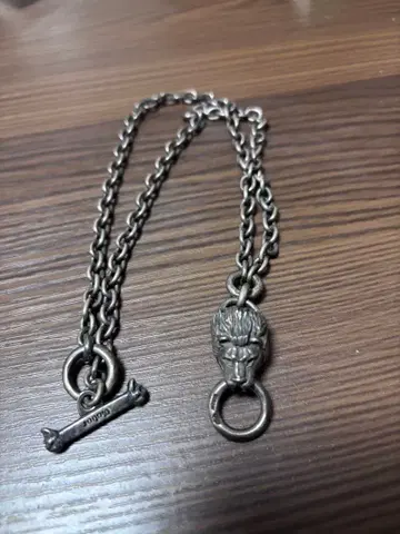 Gaboratory 라이온 헤드 목걸이