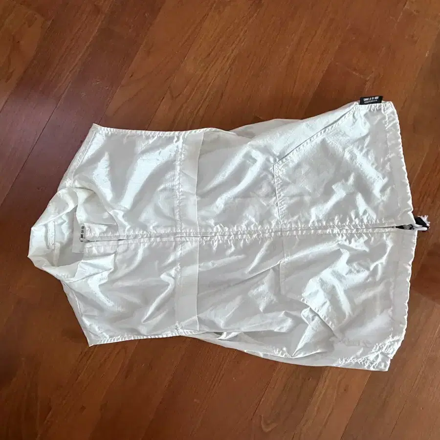 이사가게 돼서 옷 싸게 내놔요