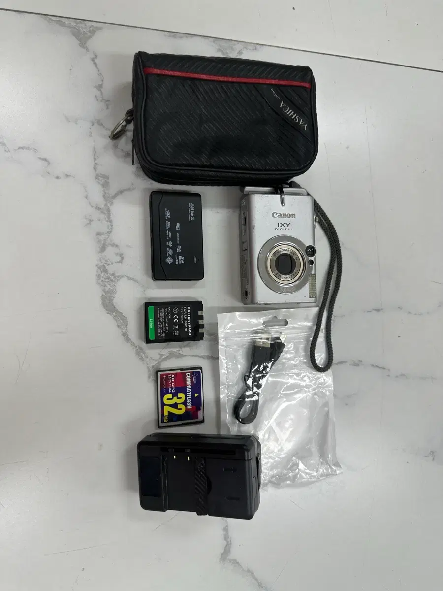 캐논 IXY DIGITAL 500 빈티지 디지털 카메라 완벽한 풀세트 구성으로 팝니다