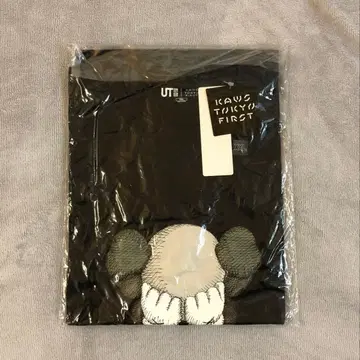 유니클로 카우스 UT 그래픽 티셔츠
