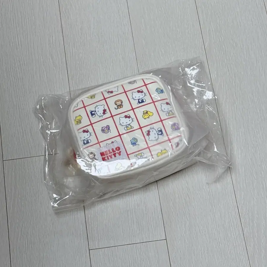 산리오 레트로 키티 사각 파우치