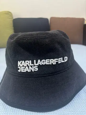 KARL LAGERFELD JEANS 버킷햇