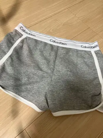 캘빈 클라인 숏팬츠 그레이
