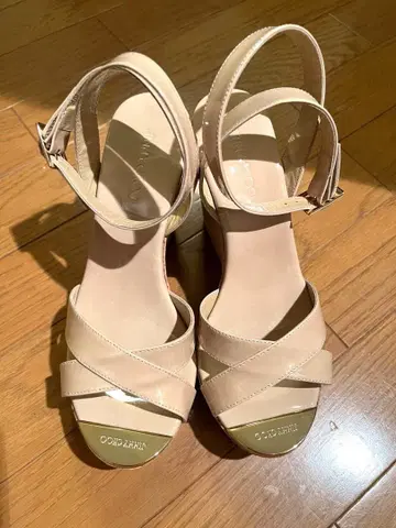 미사용에 가까운 지미추 샌들 36 웨지솔 베이지