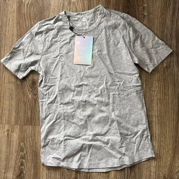 새상품 UNDER ARMOUR 리커버리 의류 T셔츠 SM 사이즈