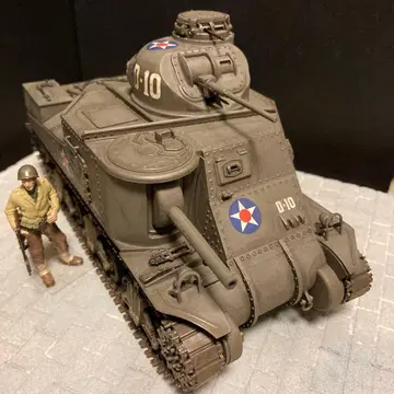 M3 Lee 중전차 프라모델 완성품 + 미군 병사 1명