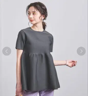 [ 새상품급 ] UNITED ARROWS 페플럼 숏 슬리브 니트
