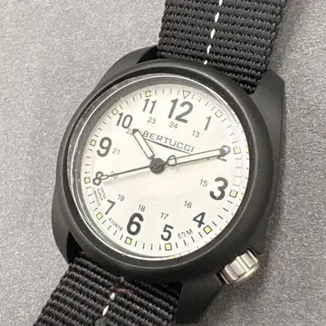 BERTUCCI A-2R DX3 CASE 쿼츠 손목시계 작동 안됨 새상품급