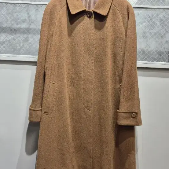 닥스 베이지색 코트