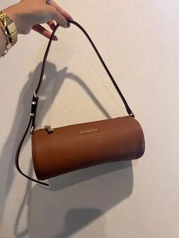 MICHAEL KORS 브라운 숄더백