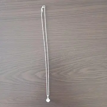 플라워 모티브 목걸이 실버 컬러