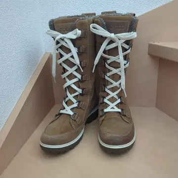 ECCO 여성용 어그 부츠 브라운