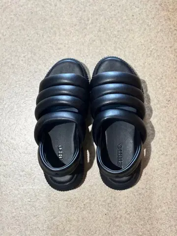 오니츠카타이거 패디드 스트랩 샌들 블랙 24cm