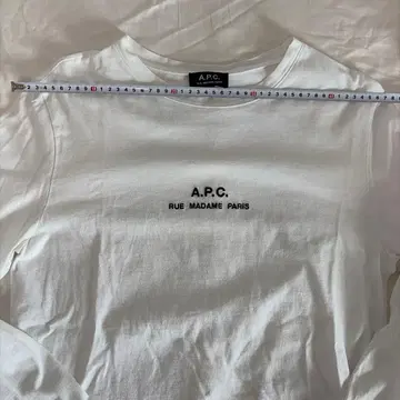 [일본제] A.P.C. 로고 자수 롱 슬리브 티셔츠 화이트 롱티
