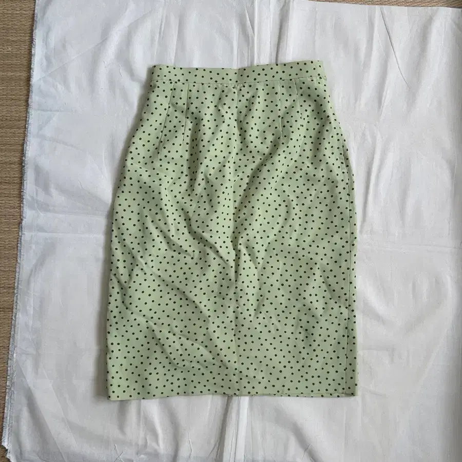 dot skirt
