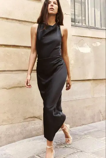 ZARA 슬리브리스 롱 원피스 블랙