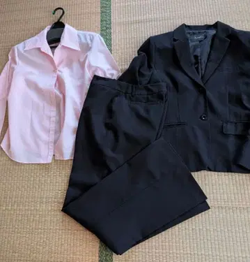 여성용 팬츠 수트 상하의 블랙 13AR 세로 스트라이프지 블라우스 포함