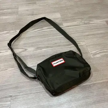 HUNTER 헌터 숄더백 카키