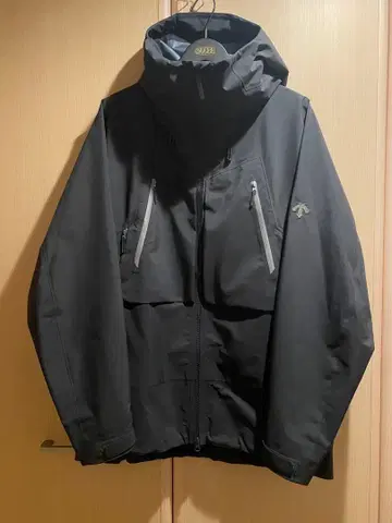 DESCENTE ALLTERRAIN 81 마운틴 후드티 블랙 L