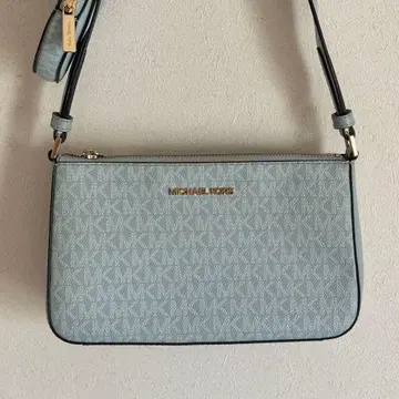 MICHAEL KORS 라이트 블루 숄더백