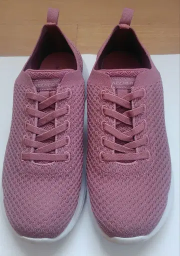 스케쳐스 스니커즈 24cm