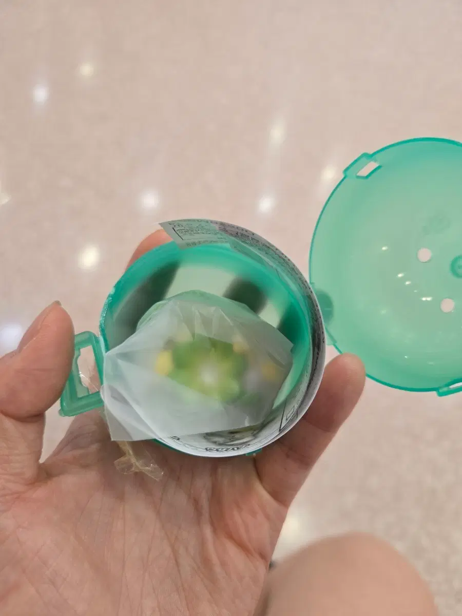네잎클로버 폼폼푸린가챠를 우사하나로 교환원합니다