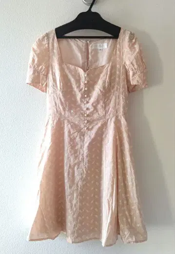 택 포함 미사용 새상품 JILLSTUART 반팔 무릎 기장 원피스 핑크 자수