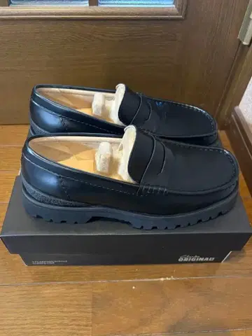 Clarks 유코너 페니 로퍼 블랙