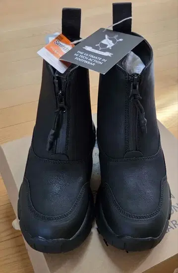 [ 새상품 ] SHAKA 프론트 지퍼 부츠 TREK ZIP BOOTIE AT