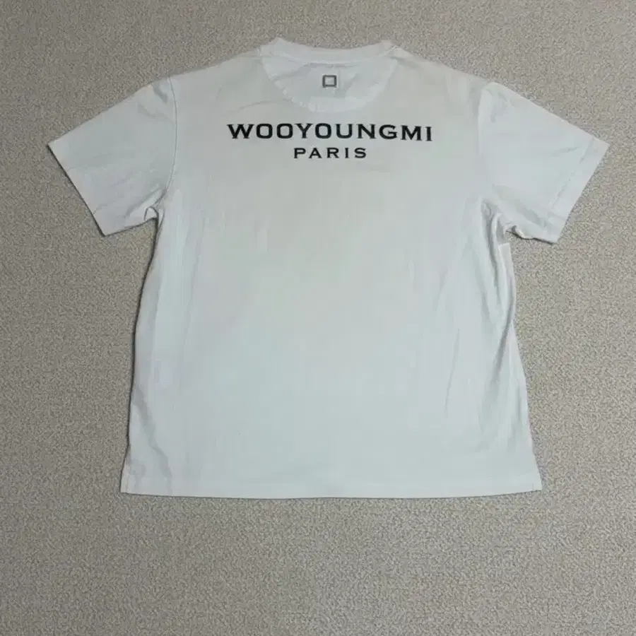 우영미 백로고 반팔티