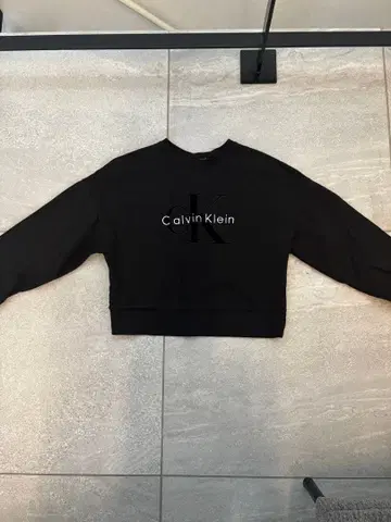 Calvin Klein Jeans 로고 숏 기장 트레이닝복 블랙 M