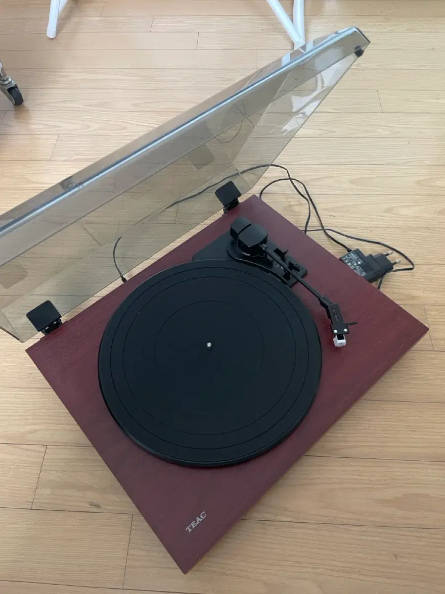 TEAC 턴테이블 TN-180BT