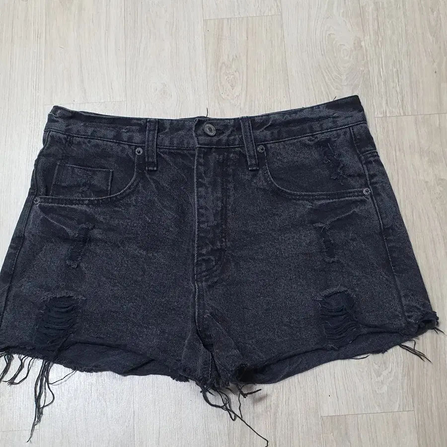 블랙 데미지 핫팬츠