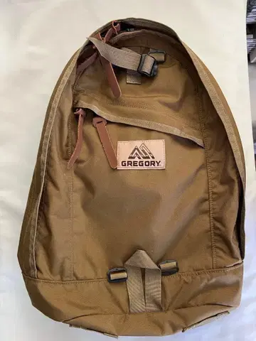 새상품급 GREGORY 데이팩 카키 코요테 올리브 26L