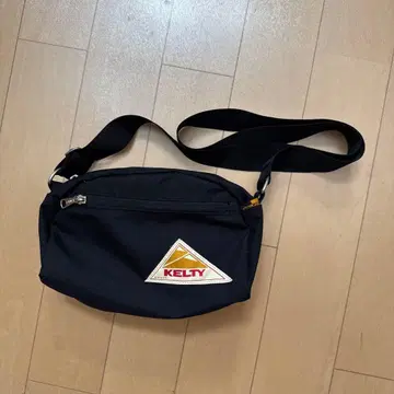 KELTY 켈티 라운드 탑백 숄더백 블랙