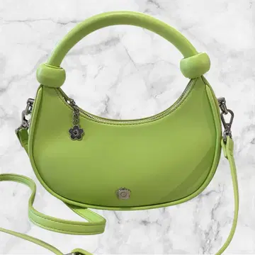 컨디션 최상 MARY QUANT 하프문 메탈 데이지 2way 숄더백