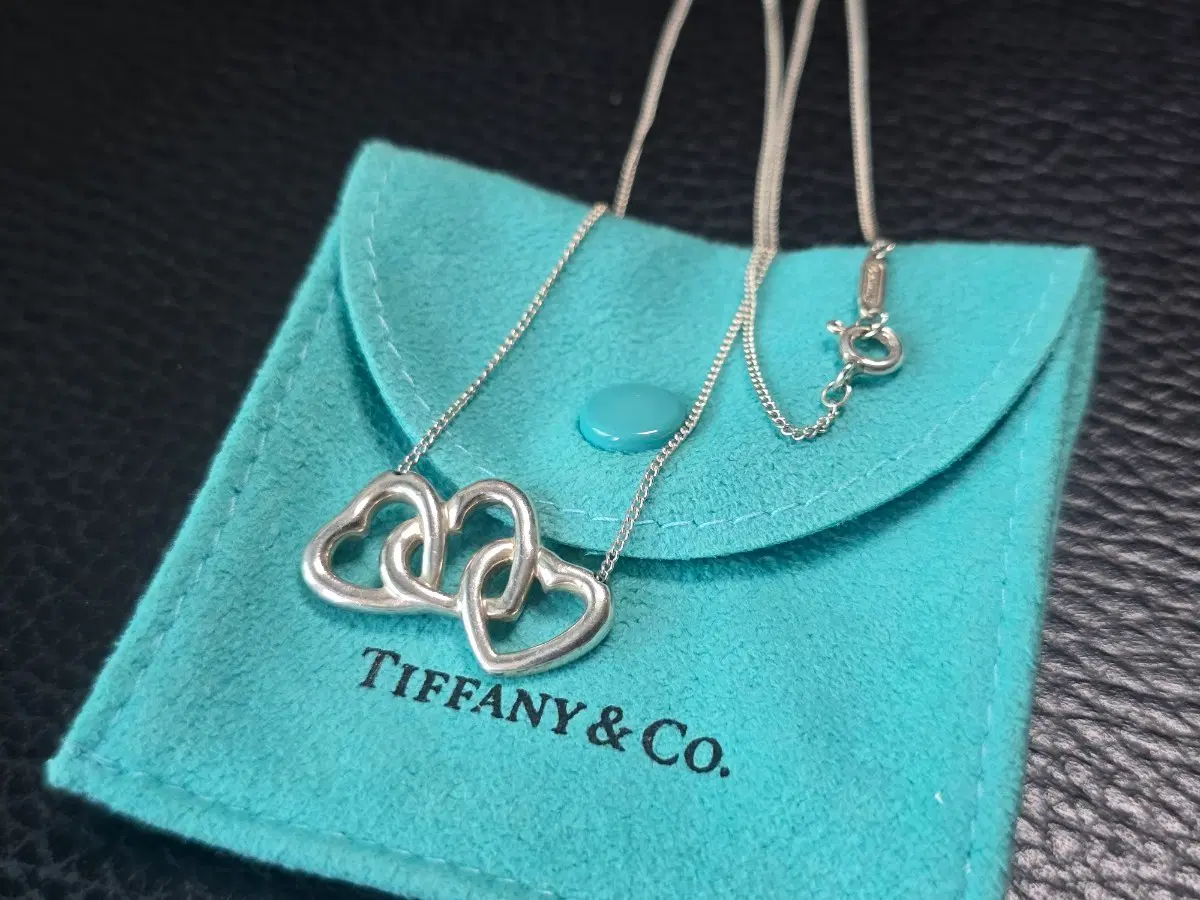 티파니앤코 트리플 오픈 하트 네크리스(Triple Open Heart Necklace)