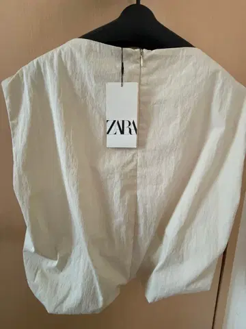ZARA 슬리브리스 셔츠 화이트 택 포함 새상품