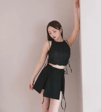 ANDMARY 미니 스커트 블랙