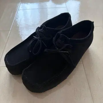 Clarks 왈라비 블랙