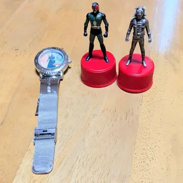 가면라이더 류우키 손목시계 병뚜껑 피규어 2개 (BLACK RX V3)