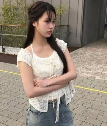 anyonemore 레이어드 홀터 꽃무늬 레이스 T셔츠 아이보리
